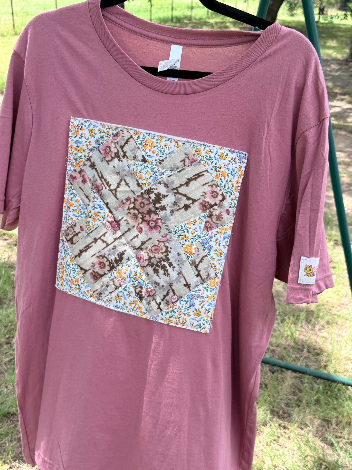 T Cross Quilt Block Panel | Bella Canvas T-Shirt | Mauve | XL