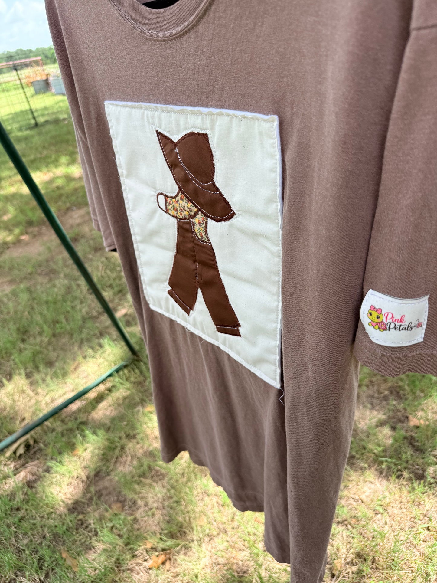 Sunbonnet Sam Panel | Comfort Colors T-Shirt | Espresso | XL
